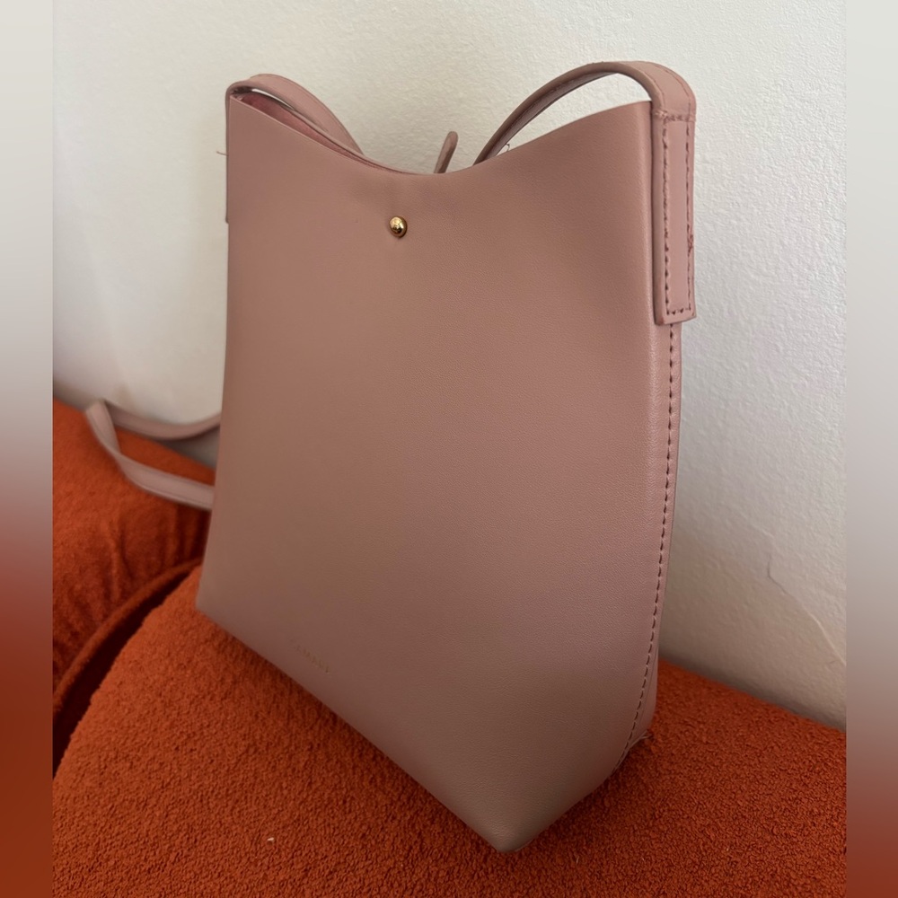 Samara medium cross body bag